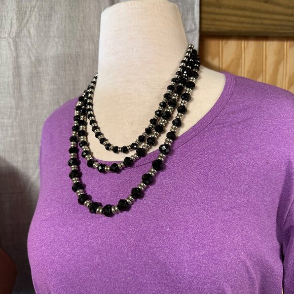 Black Faceted Beaded Necklace Three Strand Silver Tone Accents Vintage Classic - Picture 5 of 16